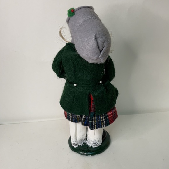 Byers Choice Ltd. The Carolers 1993 girl - Picture 5 of 7